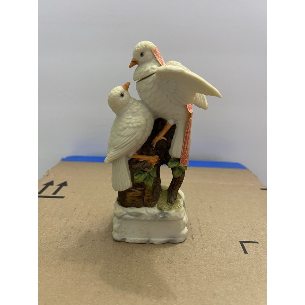 Vintage 1977 LDL Porcelain White Doves Bird Figurine Decanter with Tax Stamp